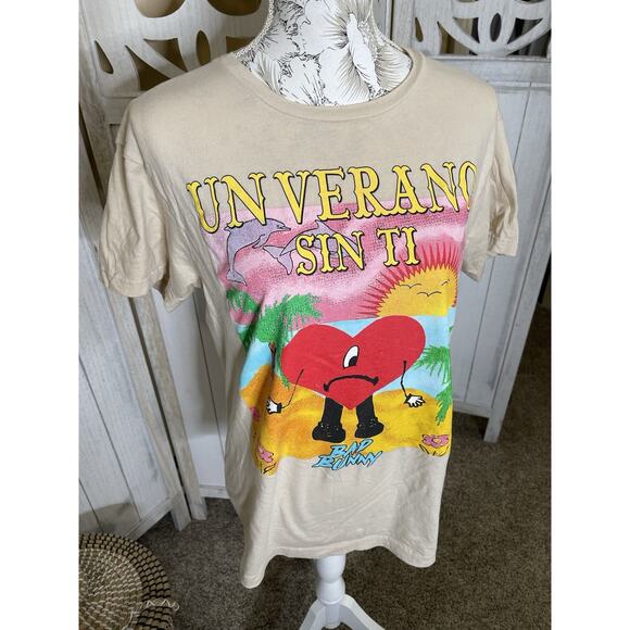 Bad Bunny Un Verano Sin Ti Worlds Hottest Tour T-Shirt Size Medium Tan - Picture 1 of 5